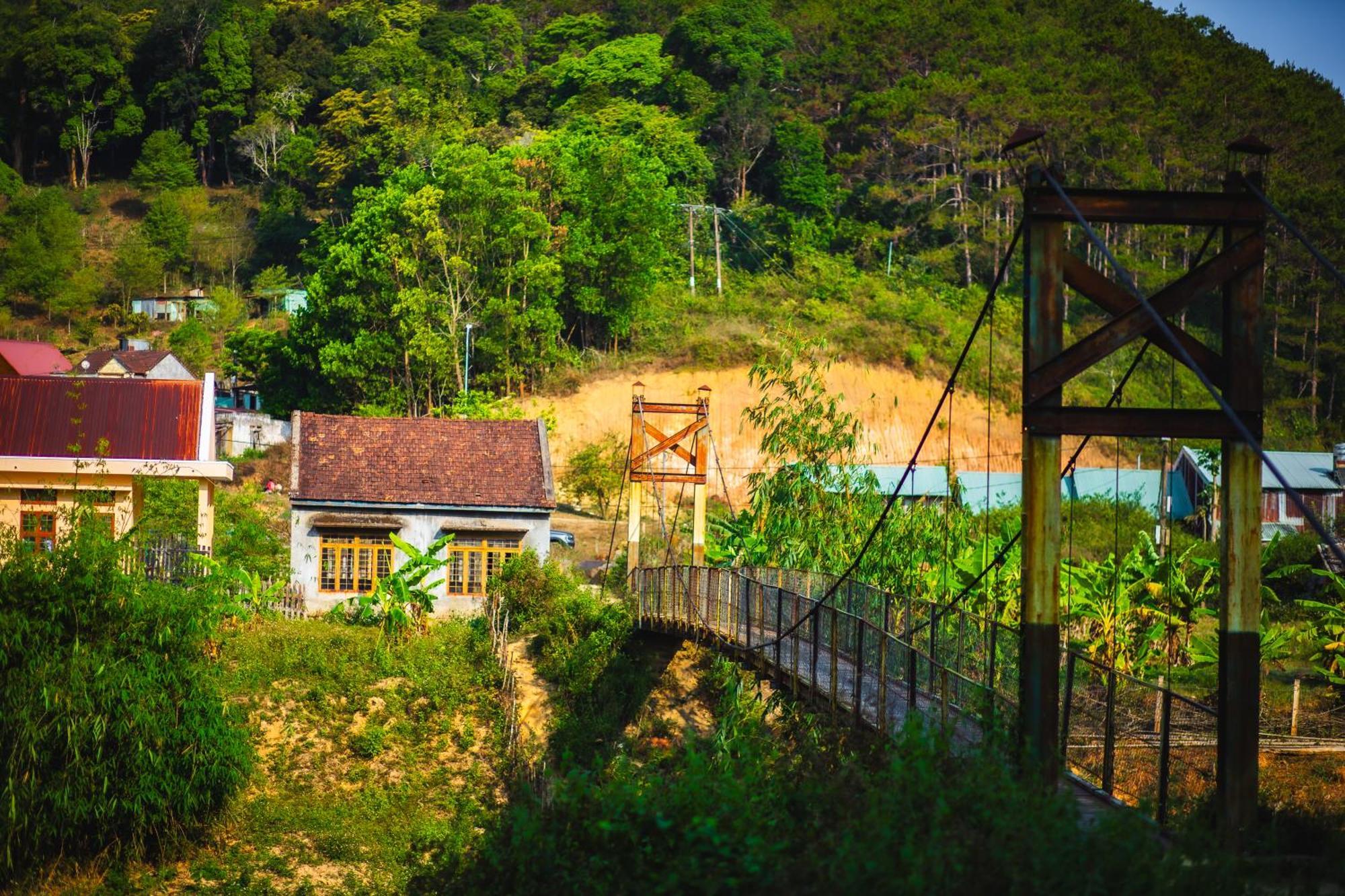Nha Trong Ban - Homestay Mang Den Kon Von Kla Esterno foto