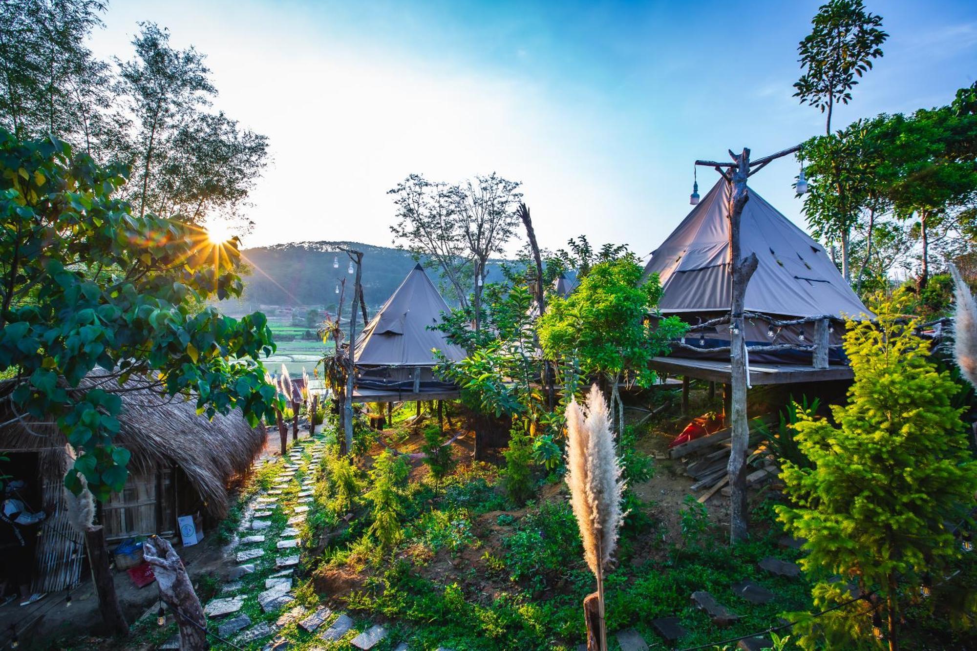 Nha Trong Ban - Homestay Mang Den Kon Von Kla Esterno foto