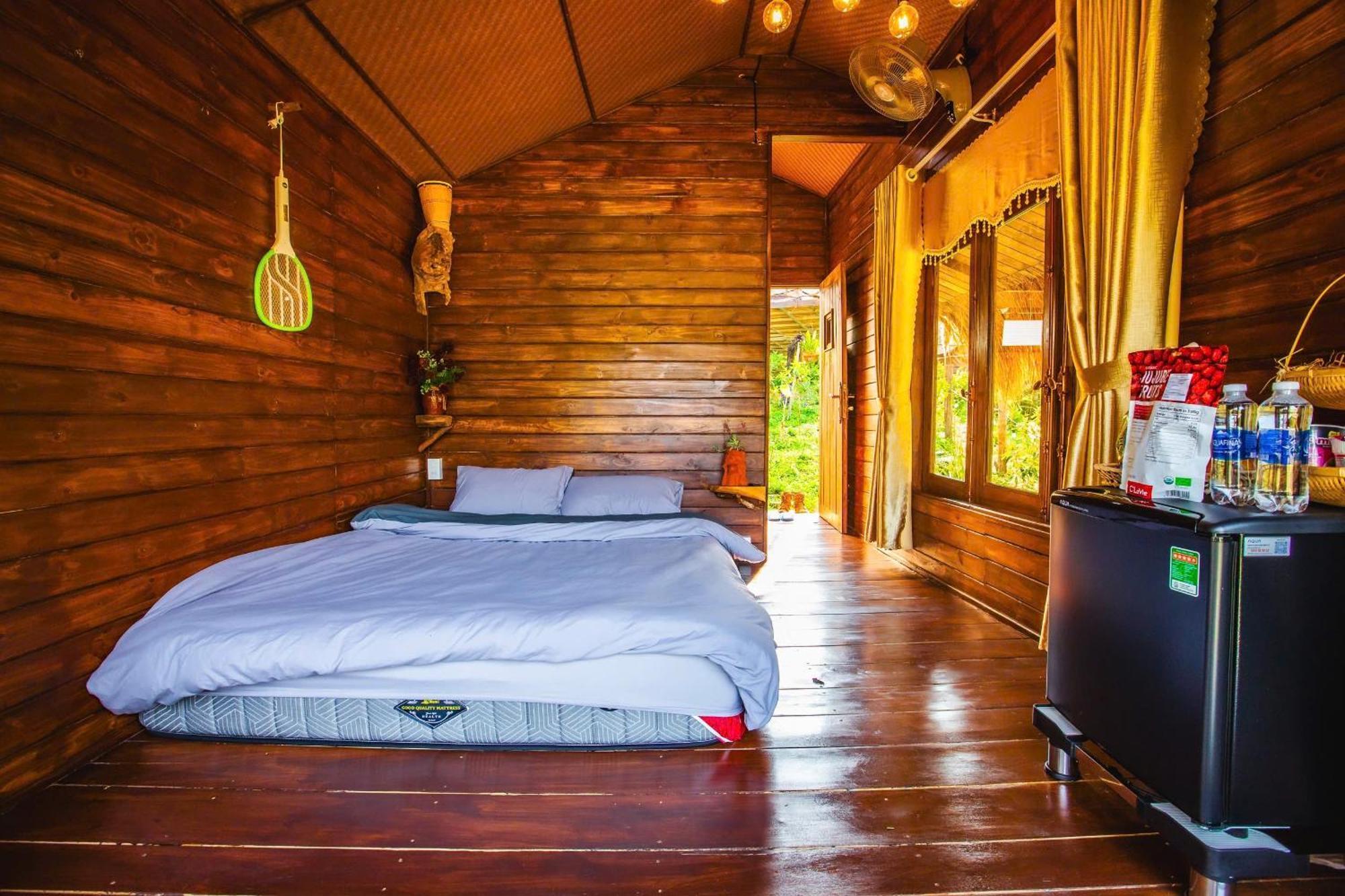 Nha Trong Ban - Homestay Mang Den Kon Von Kla Esterno foto