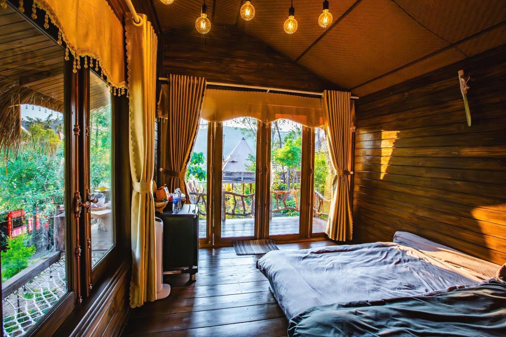 Nha Trong Ban - Homestay Mang Den Kon Von Kla Esterno foto