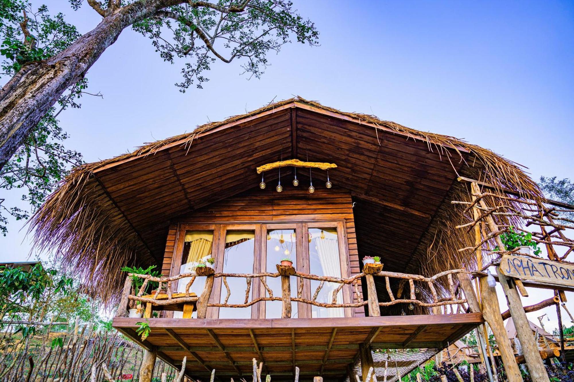 Nha Trong Ban - Homestay Mang Den Kon Von Kla Esterno foto